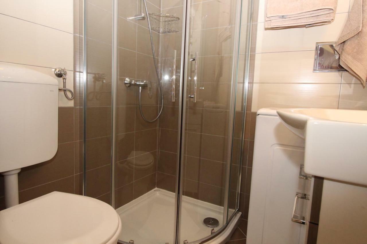 Apartments Rakovic Ловран Экстерьер фото