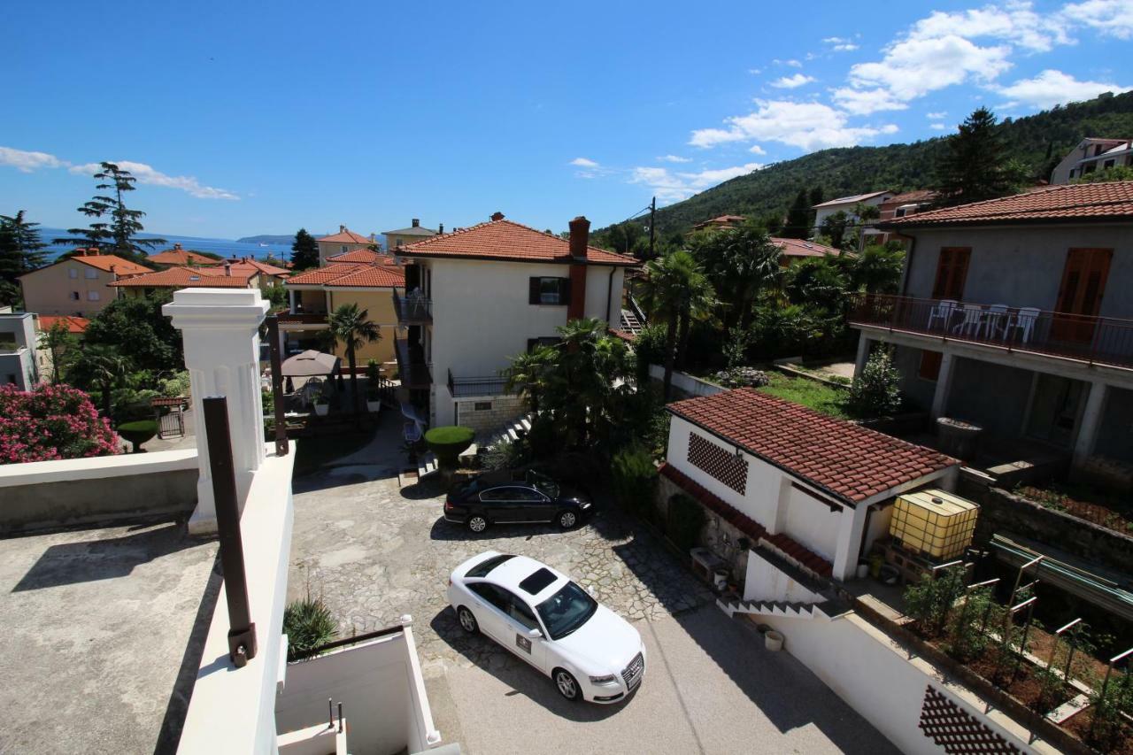 Apartments Rakovic Ловран Экстерьер фото